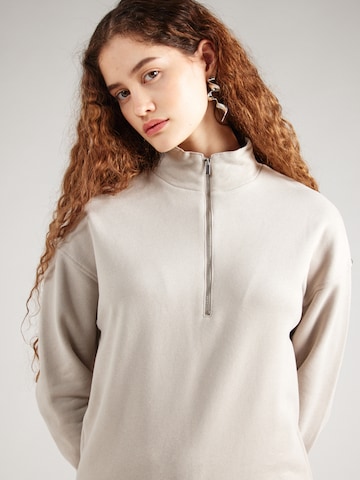 NU-IN Sweatshirt in Grau