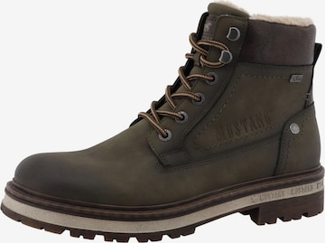 MUSTANG - Botas con cordones 'Merem' en verde: frente