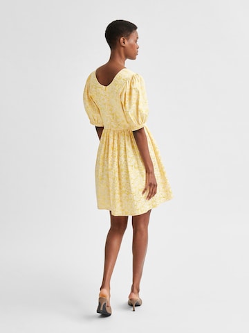 Robe de cocktail 'Joyce' SELECTED FEMME en jaune