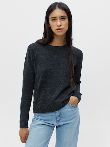 Pull&Bear Sweater in Grey: front