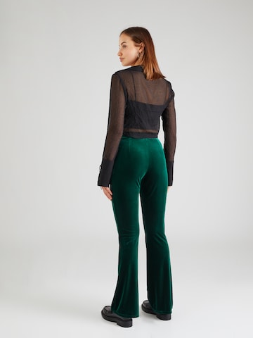 Flared Pantaloni 'KATJA' di VILA in verde