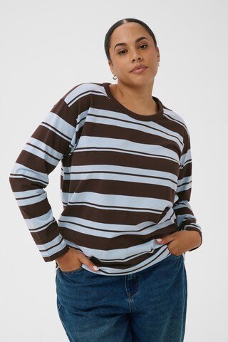 T-shirt 'Winni' KAFFE CURVE en marron : devant