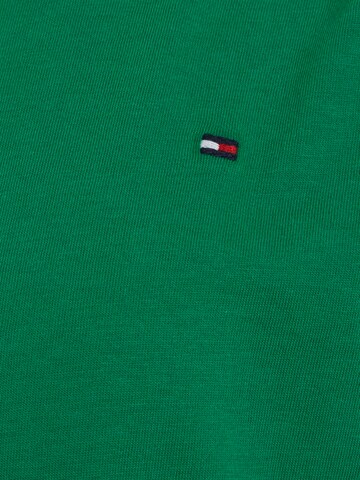 TOMMY HILFIGER Bluser & t-shirts 'ESSENTIAL' i grøn