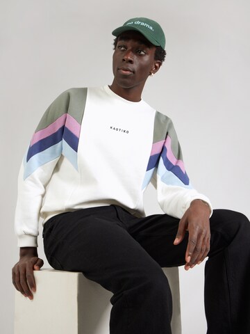 Kaotiko Sweatshirt 'GINGER' in Beige: voorkant