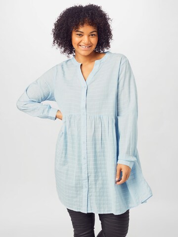 KAFFE CURVE Tunic 'Elia' in Blue: front