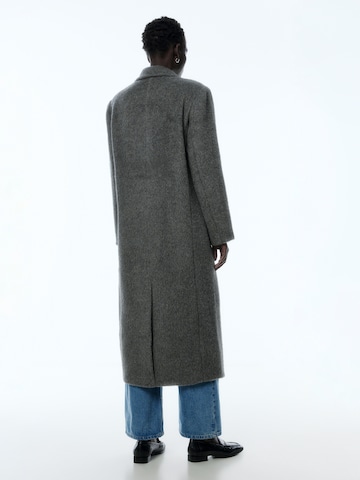 EDITED Between-Seasons Coat 'Pua' in Grey