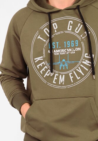 TOP GUN Sweatshirt in Groen