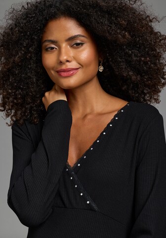Neun Monate Shirt in Schwarz