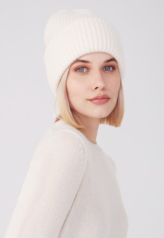 Style Republic Beanie in White: front
