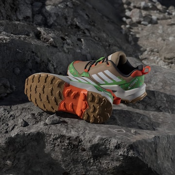 ADIDAS TERREX Χαμηλό παπούτσι 'Minecraft AX4R' σε λευκό