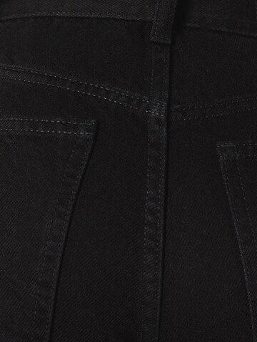 regular Jeans di Bershka in nero