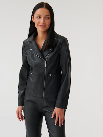 TATUUMPrijelazna jakna - crna boja: prednji dio