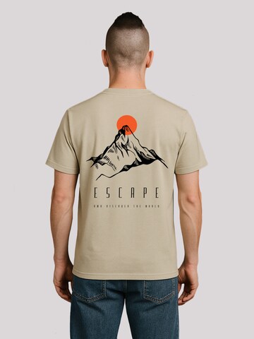 T-Shirt 'Escape Discover the World Mountain' F4NT4STIC en beige : devant