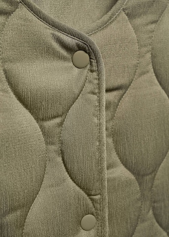 MANGO TEEN Prehodna jakna 'Madrid' | zelena barva