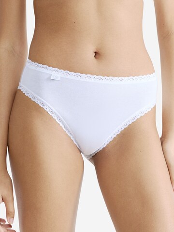 SLOGGI Slip '24/7 Cotton Lace' in Beige: front