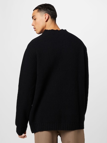 Han Kjøbenhavn Пуловер в черно