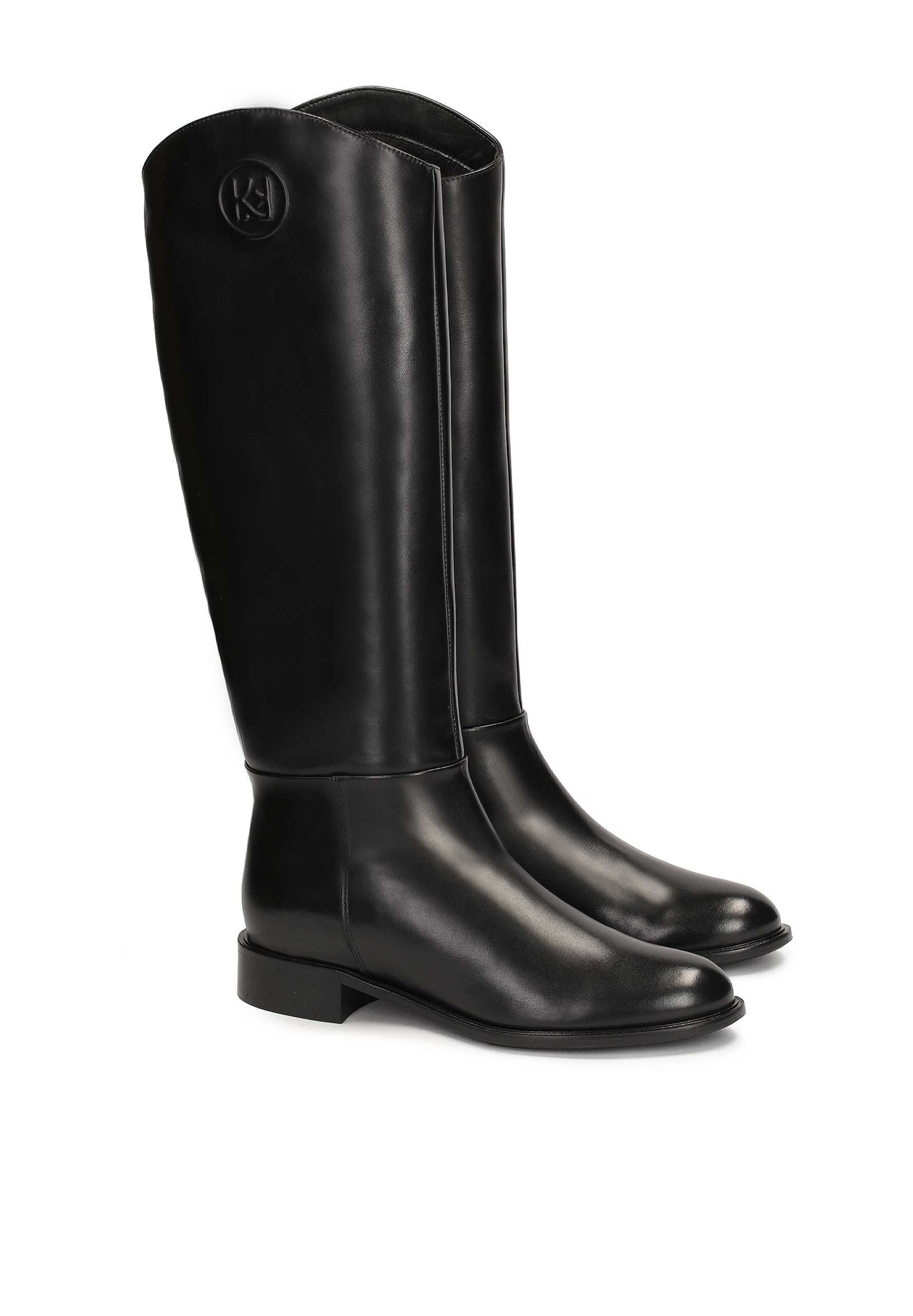 Kazar Čižmy - Čierna