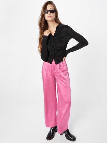 Bluză 'Dolly' de la Gina Tricot pe negru