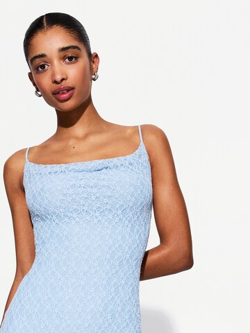 Bershka Kjole i blå