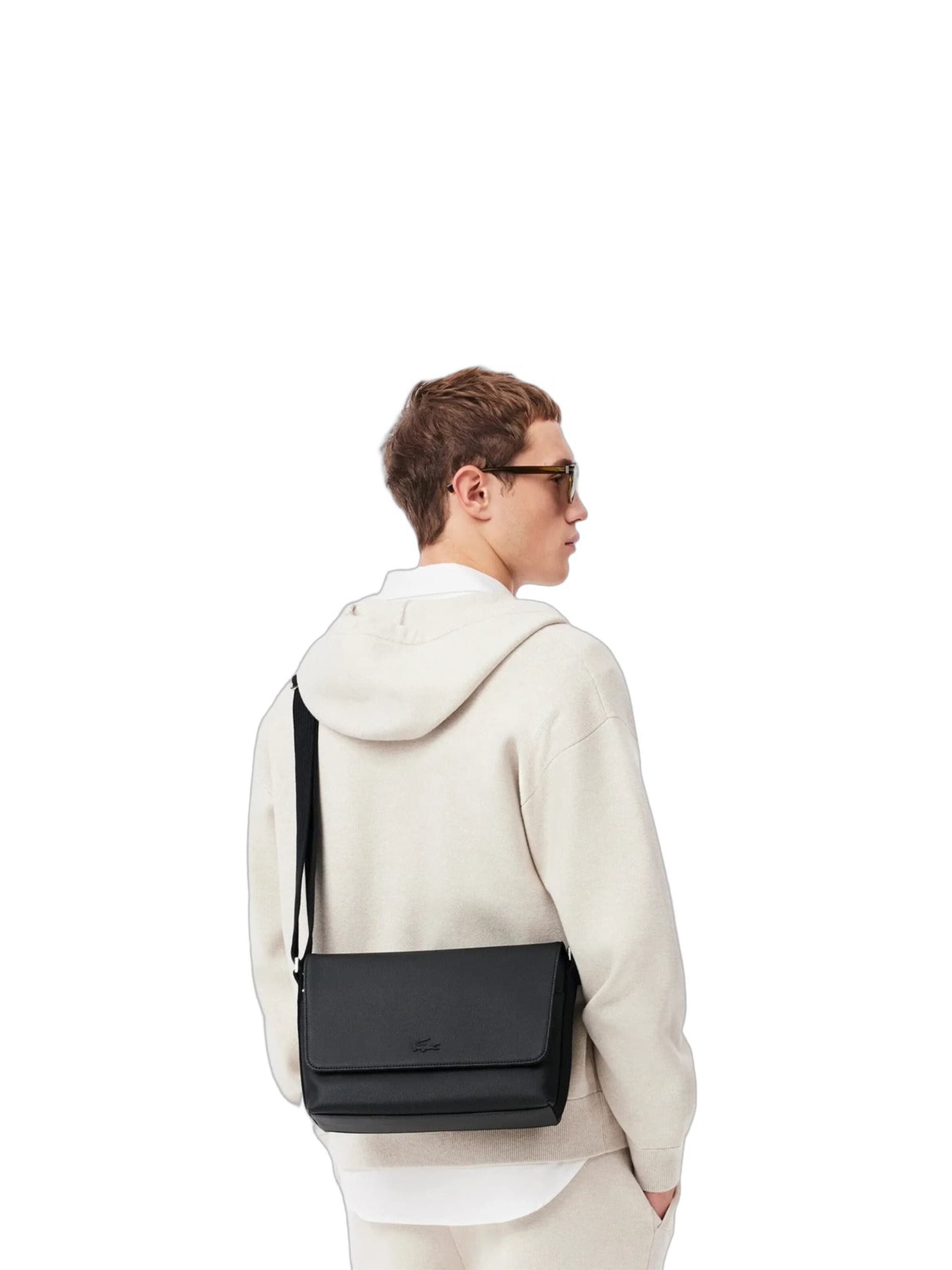 LACOSTE - Mala de ombro 'Lacoste Sacoche rabat Men S Classic Homme Noir' em preto