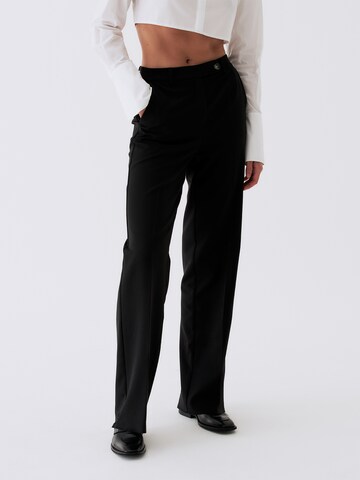 RÆRE by Lorena Rae - Loosefit Calças com vincos 'Joy' em preto: frente