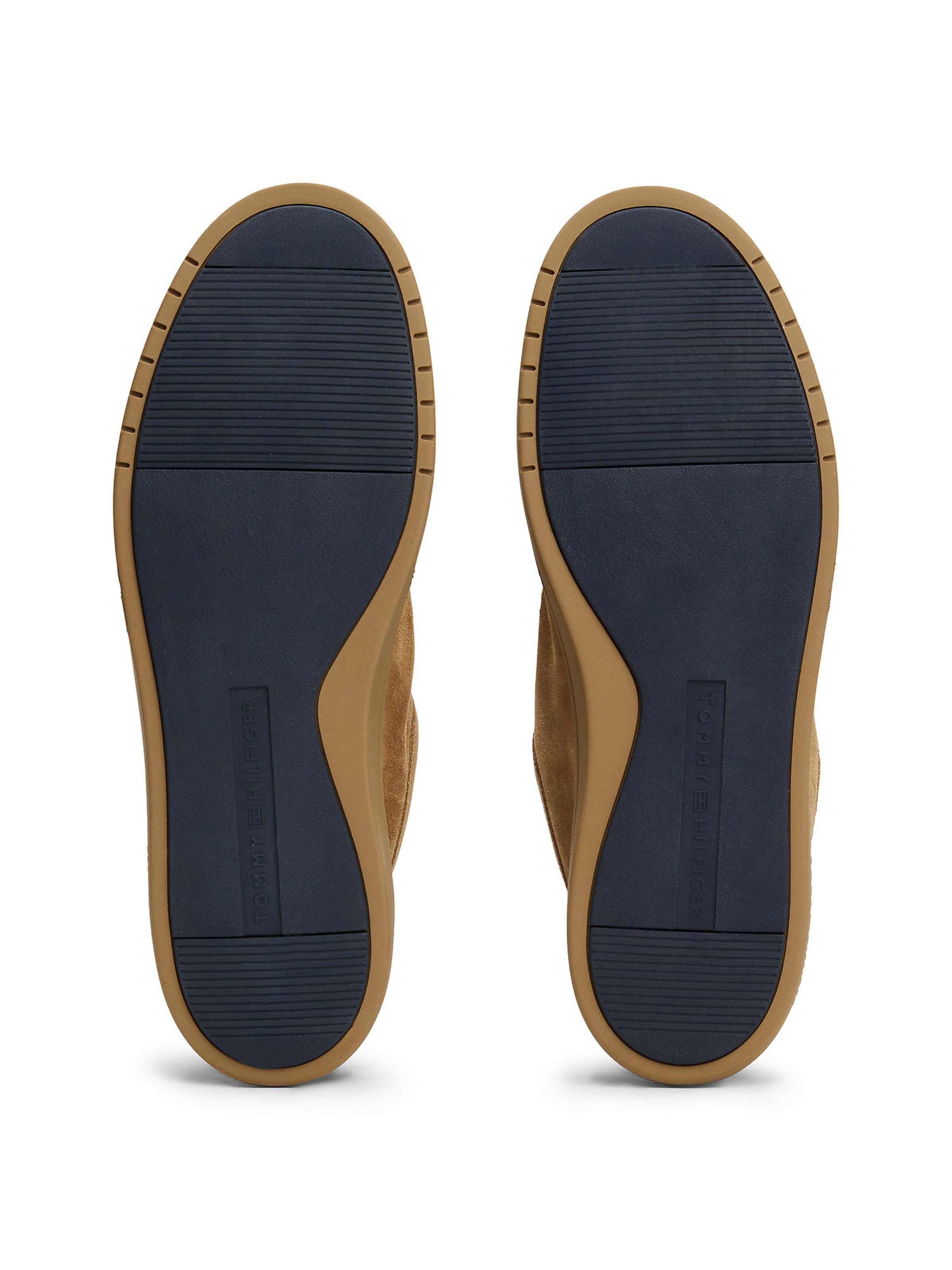 TOMMY HILFIGER Δετό παπούτσι σε καφέ