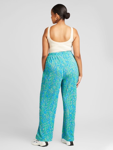 Vero Moda Curve Loosefit Hose 'CARY FIONA' in Blau