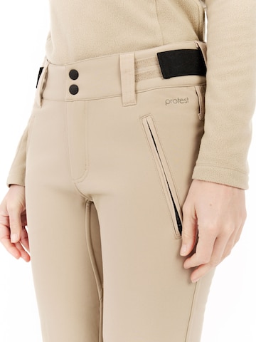 PROTEST Slimfit Sportbroek 'PRTRELOLE' in Bruin