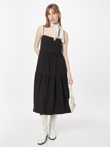 Rochie de la Abercrombie & Fitch pe negru