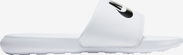 Claquettes / Tongs 'VICTORI ONE SLIDE' Nike Sportswear en blanc