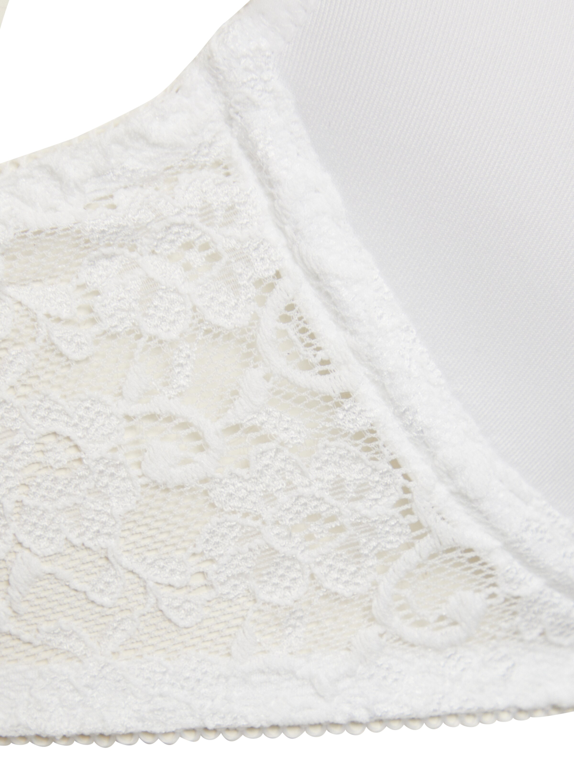 TRIUMPH T-shirt Bra 'Amourette' in White