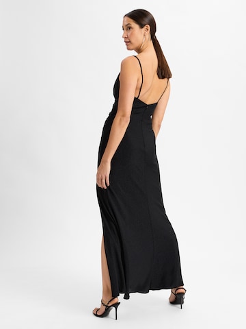 HEY KYLA Evening dress in Black