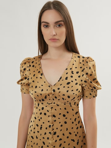 Influencer Mekko värissä beige