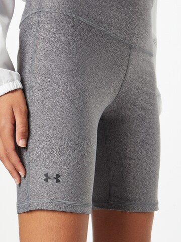 UNDER ARMOUR Skinny Sportshorts in Grau