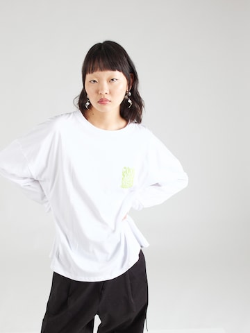 OH APRIL Shirt 'Good Karma Club' in White: front