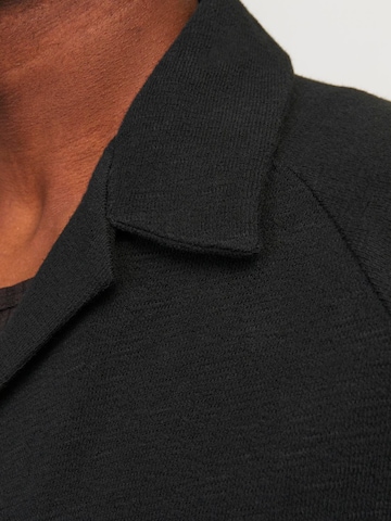 JACK & JONES Comfort Fit Skjorte 'Mykonos' i svart