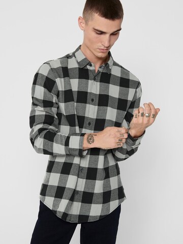 Only & Sons - Ajuste estrecho Camisa 'Gudmund' en gris