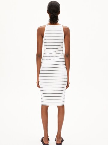 Robe ARMEDANGELS en mélange de couleurs