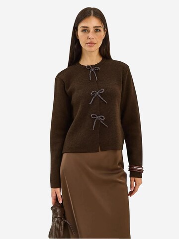 Giacchetta di Bianco Lucci in marrone: frontale