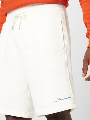 Abercrombie & Fitch Regular Shorts in Weiß