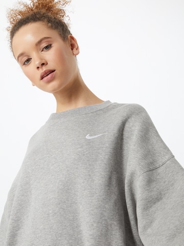 Sweat-shirt 'Essentials' Nike Sportswear en gris