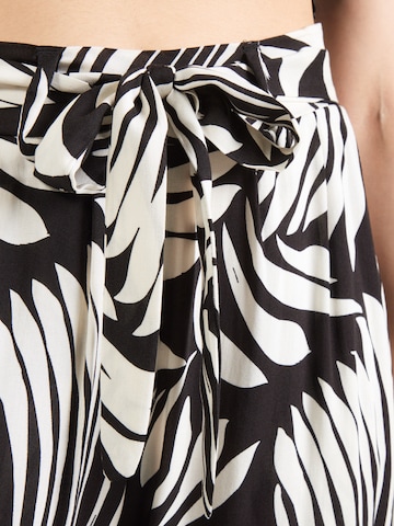 Hailys Loose fit Pleat-Front Pants 'Ci44ra' in Black