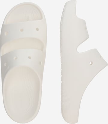 Crocs - Sapato aberto 'Classic v2' em branco