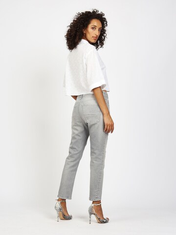 Regular Jean '94NICA CROPPED ' Gang en gris