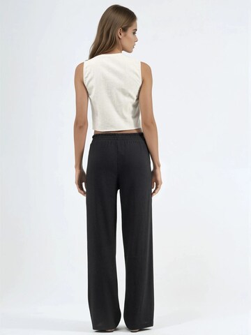 Hiccup Loose fit Trousers in Black
