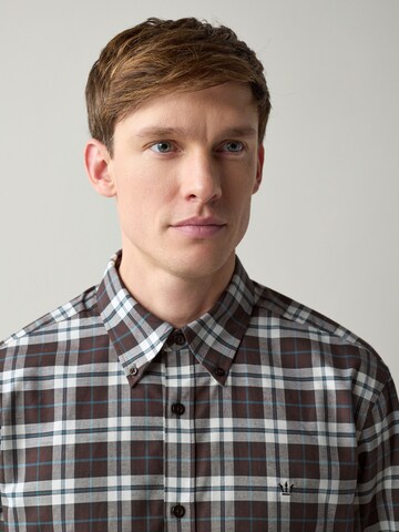 Next Средняя посадка Рубашка в Коричневый