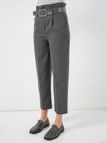 regular Pantaloni con pieghe 'Hose' di Bigdart in grigio