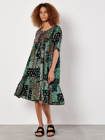 Robe ' ' Apricot en vert