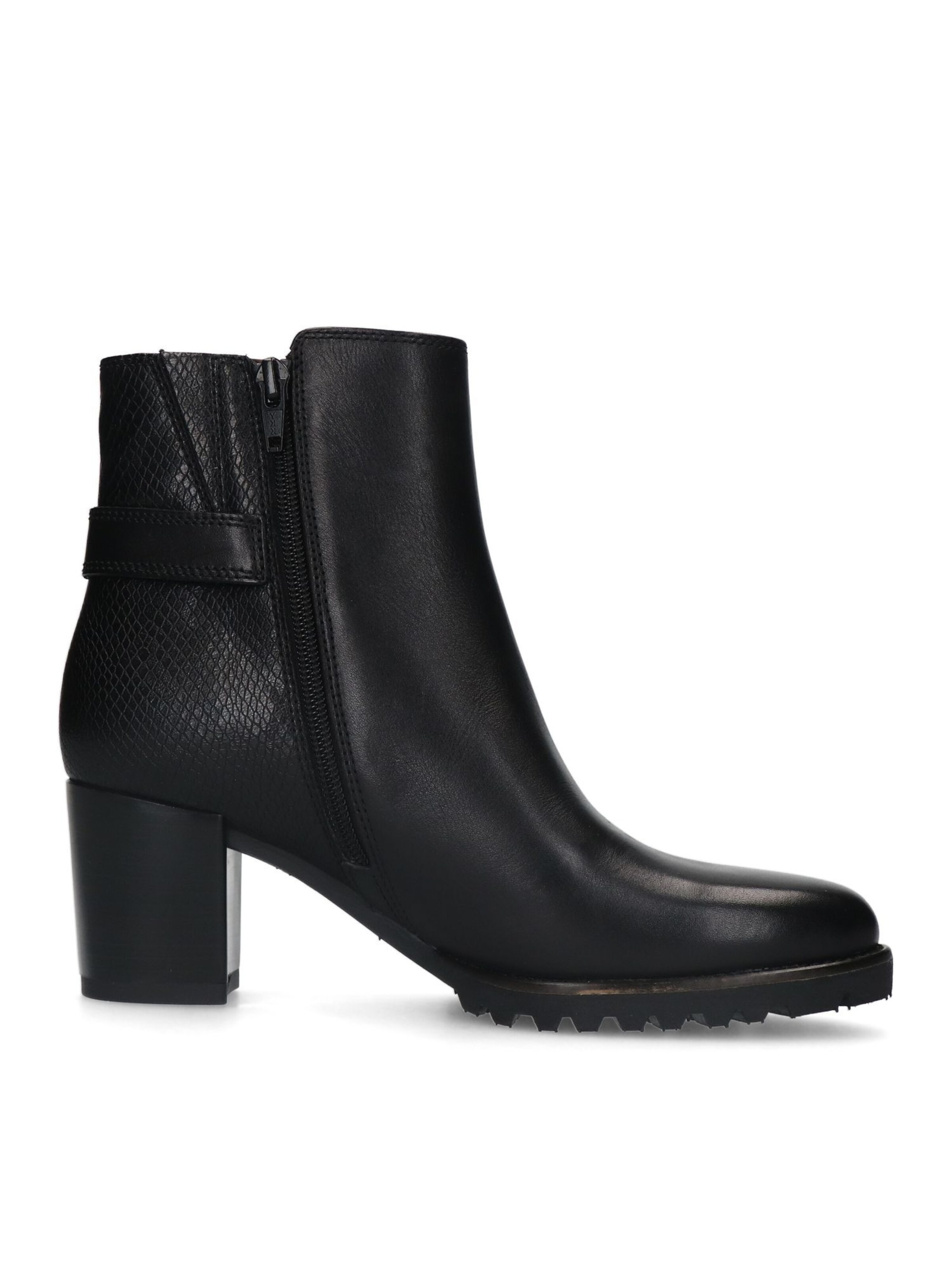 MANFIELD Ankle Boots in Black