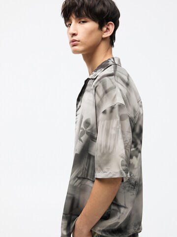 Pull&Bear Comfort fit Button Up Shirt in Grey